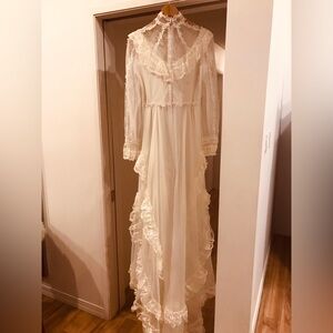 Vintage Wedding Dress Size 10 or Medium